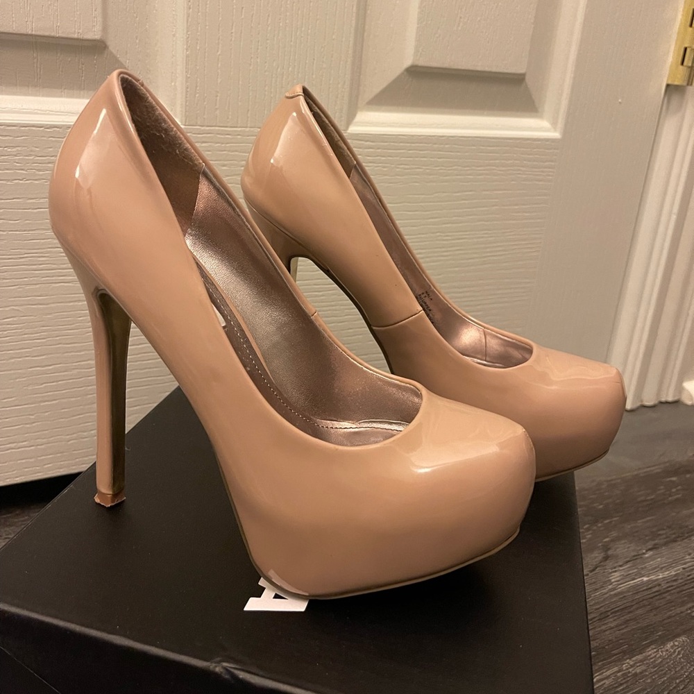 Steve Madden Platform Heels 6.5 Beige
